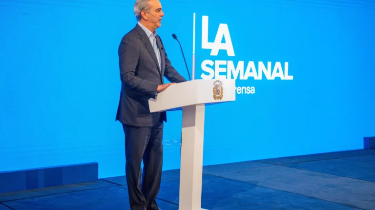 Gobierno anuncia bono de mil pesos para más de un millón de estudiantes