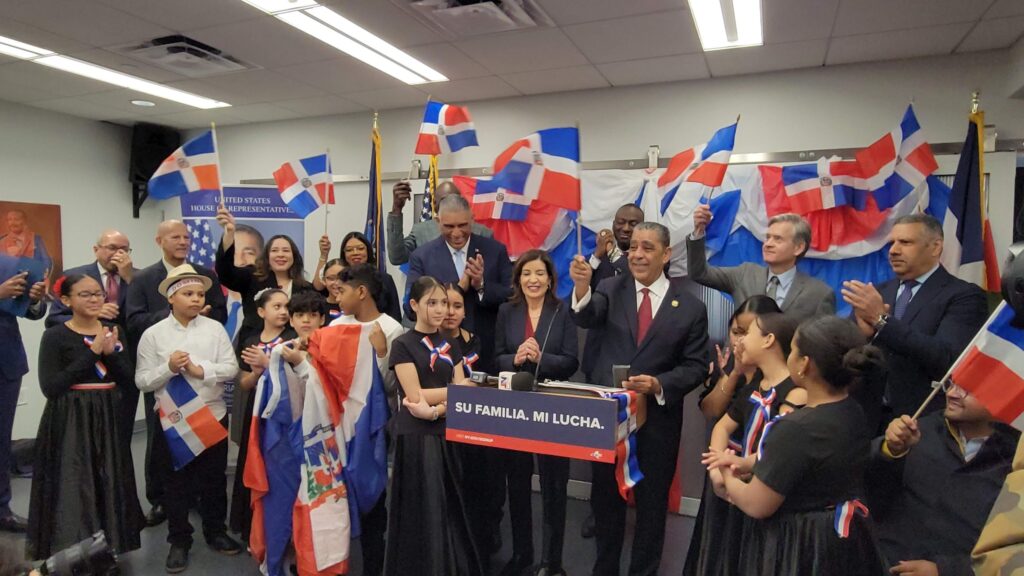New York: En el inicio de la conmemoración del 182 aniversario de la ...